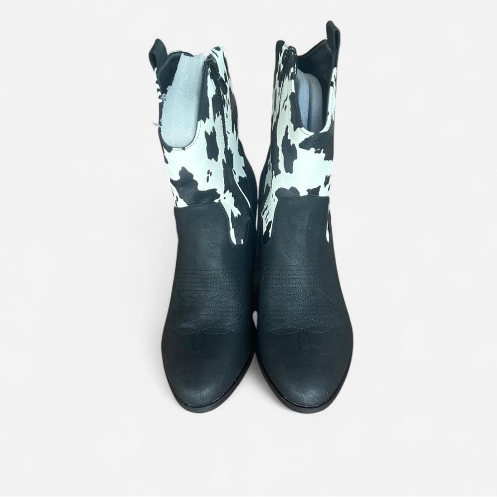 Global Win Black and White Cowprint Ankle Boots